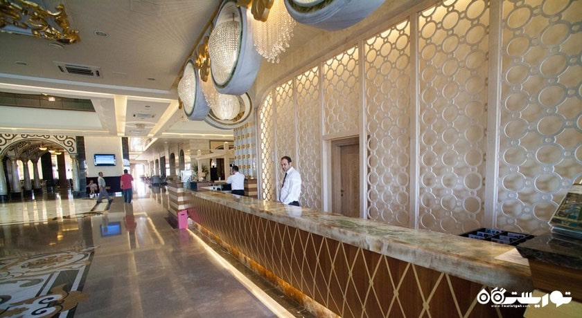 میز پذیرش هتل رویال هالیدی پلس